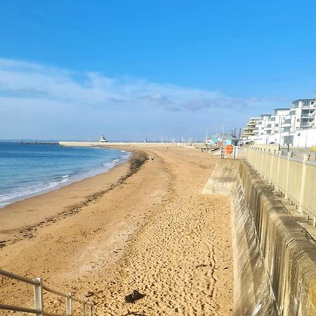 Seas The Day Beachfront Apartment Ramsgate - Sleeps 4 Exterior photo